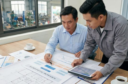 Tái cấu trúc sơ đồ tổ chức công ty cơ khí chế tạo để tối ưu chi phí và nâng cao hiệu suất phối hợp